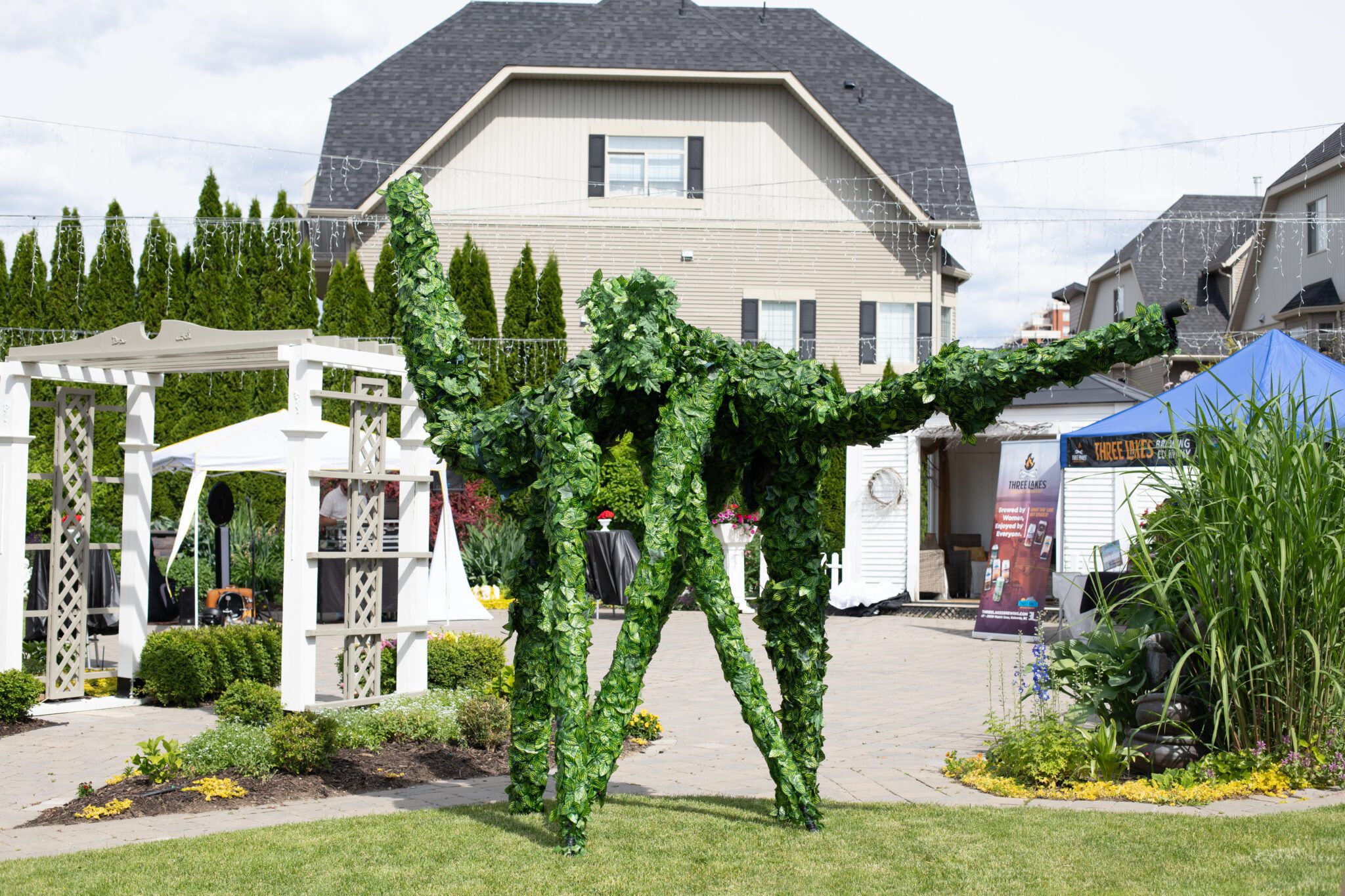 Living Vines Stilt Walkers